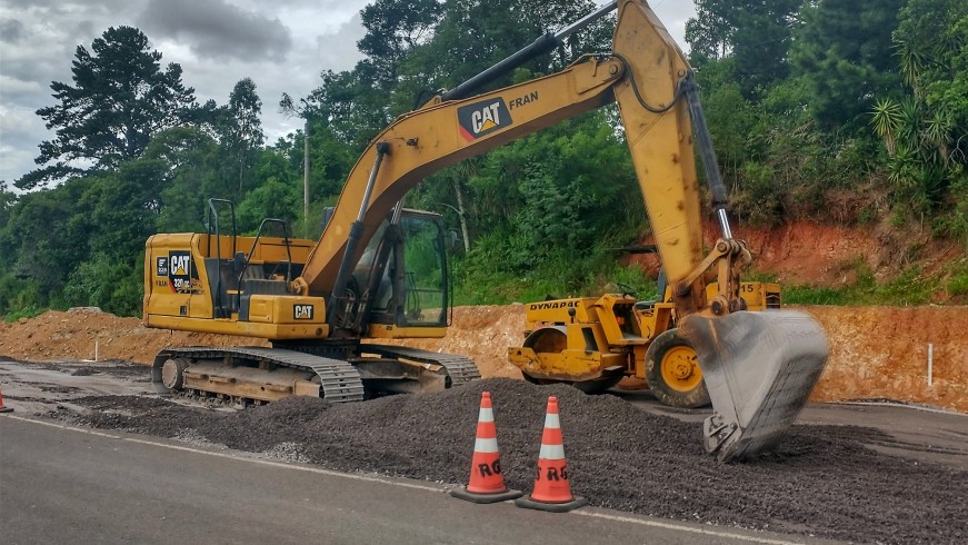 Obras em rodovias da EGR Raphael Nunes