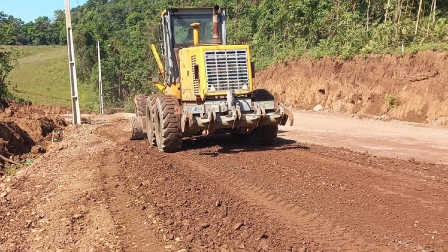 Manutenção estrada Lajeado ponte exército