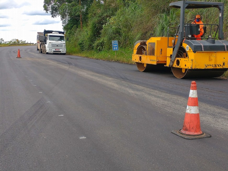 Usuários devem redobrar a atenção diante das máquinas na pista